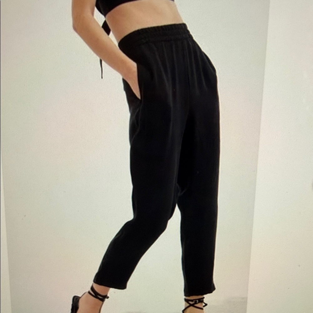 NWT Zara Black Ankle ELASTIC waist Pants